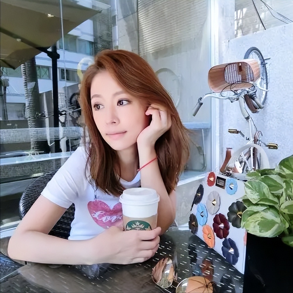 林心如不穿内衣 真空上阵 质疑_女明星胸部曝光的照片