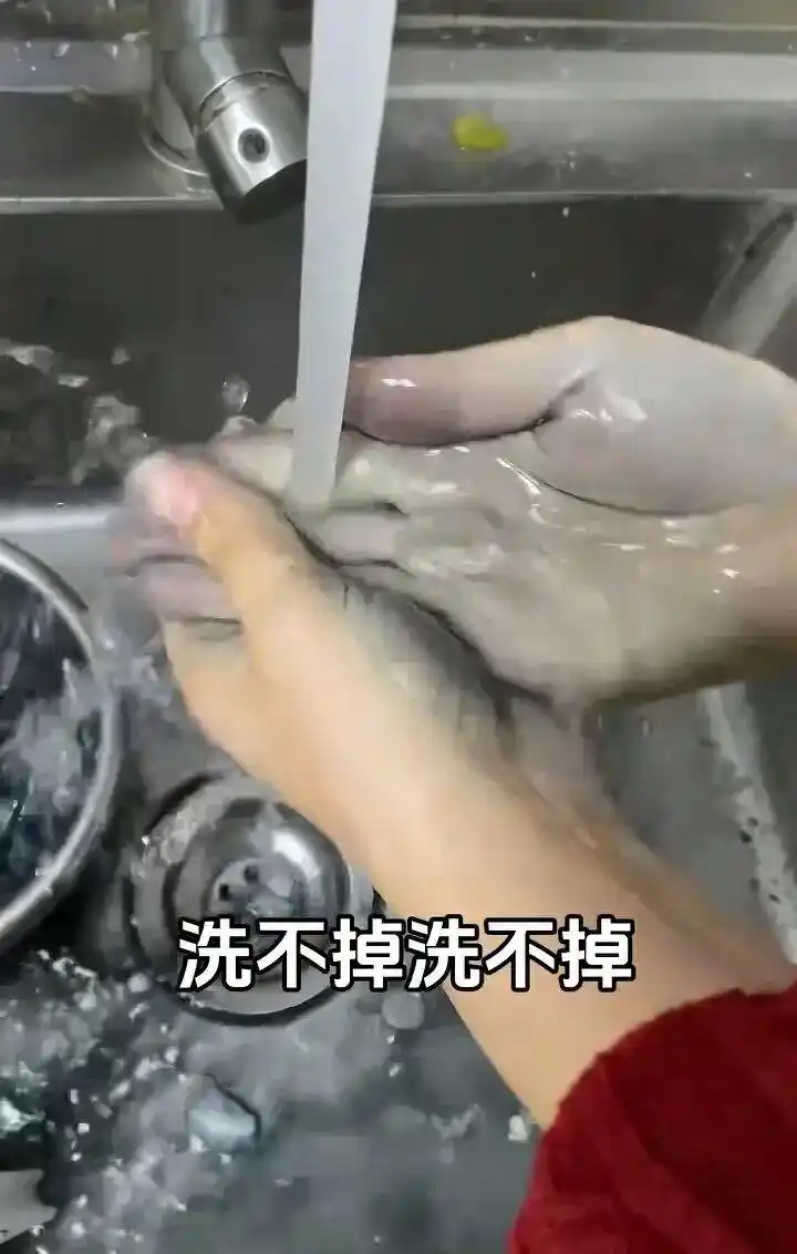 网红蛋糕怎么变成黑暗料,_黑色蛋糕制作方法_深色蛋糕色素用量